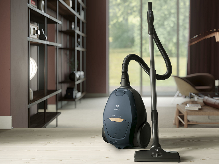 Electrolux imurit Electrolux pölynimuri huoneen lattialla
